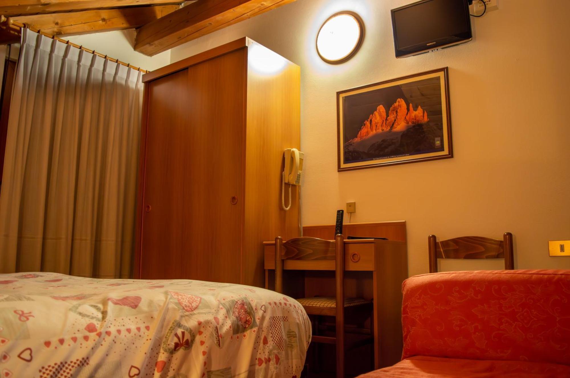 Hotel Serena - Tre Cime Views Auronzo di Cadore Room photo